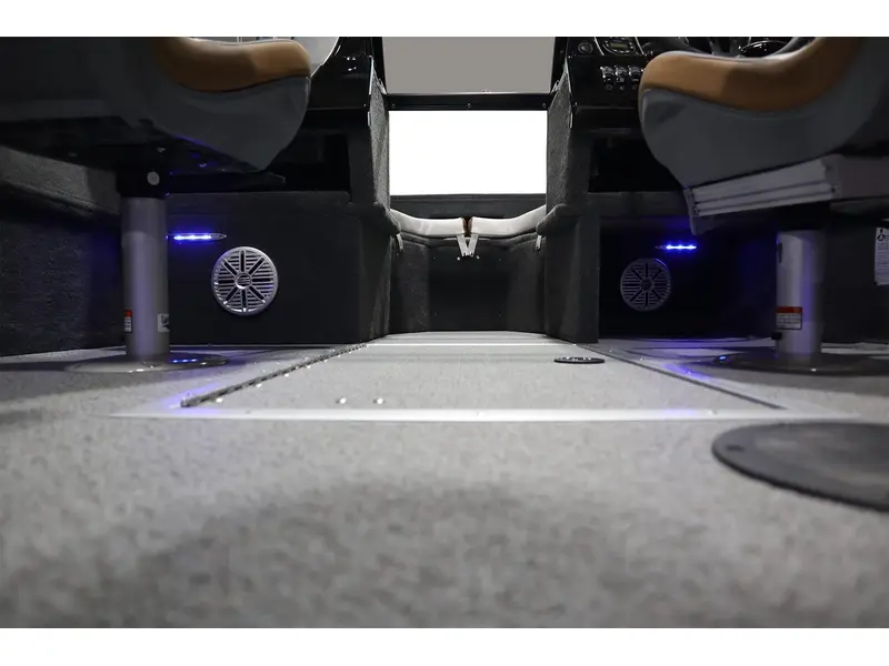 Legend X18 w/ 90 ELPT 4S Merc, galv trailer & bow to stern cover 2024