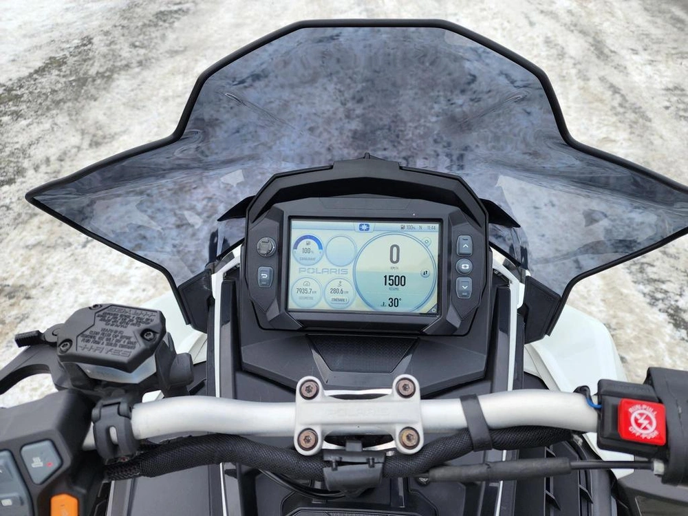 Polaris Indy Vr1 137 650 2021 alt