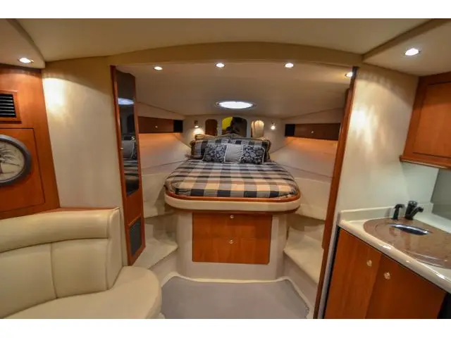 Cruisers Yachts 3870 2002