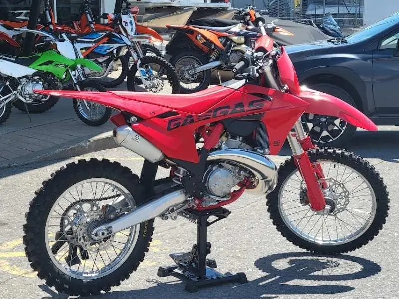 2025 GASGAS MC 300 thumbnail 9