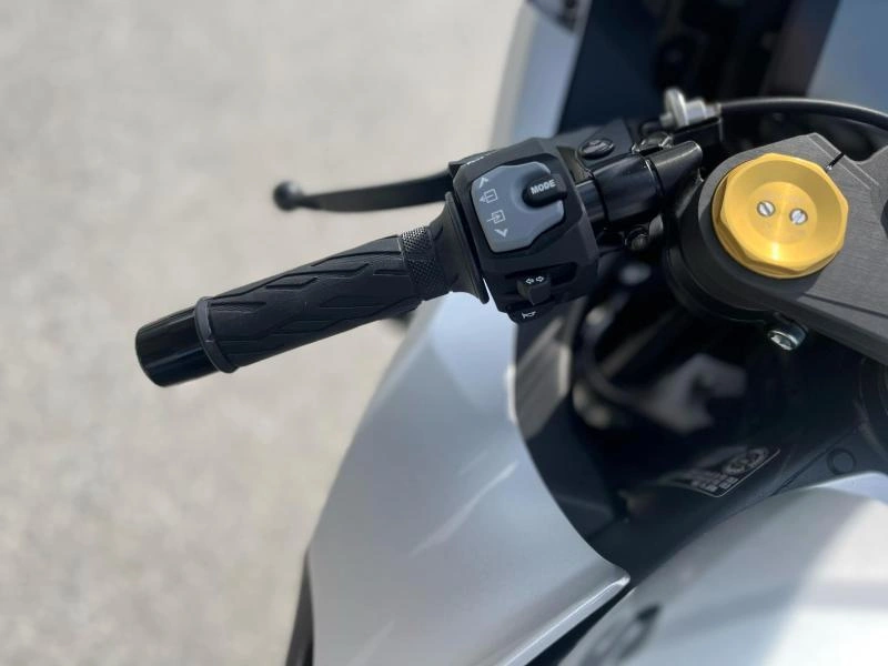 Suzuki Gsx-r1000a 2025 alt