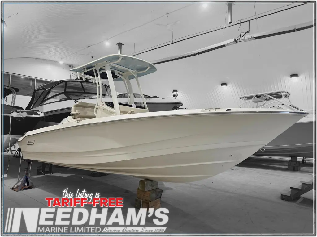 2025 Boston Whaler 220 Dauntless *up to $10,000 OFF