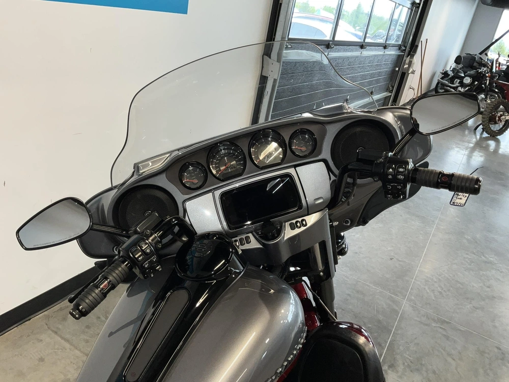 Harley-davidson Street Glide Cvo 117 2019 alt