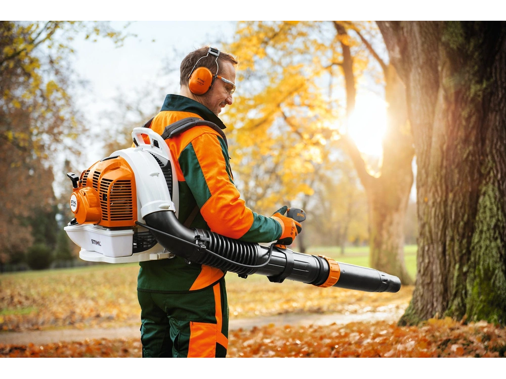 2025 Stihl Br450 Backpack Blower alt