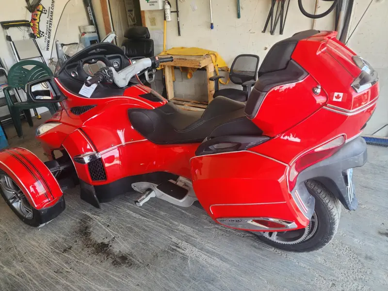 2012 Can-Am Spyder RT SES AUDIO