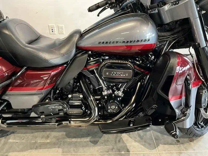 2019 Harley-Davidson Street Glide CVO 117