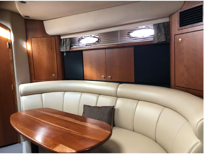 Cruisers Yachts 3870 2002