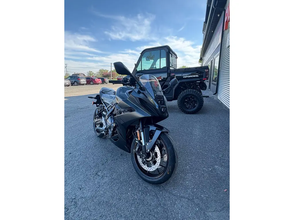 Suzuki GSX-8R 2025