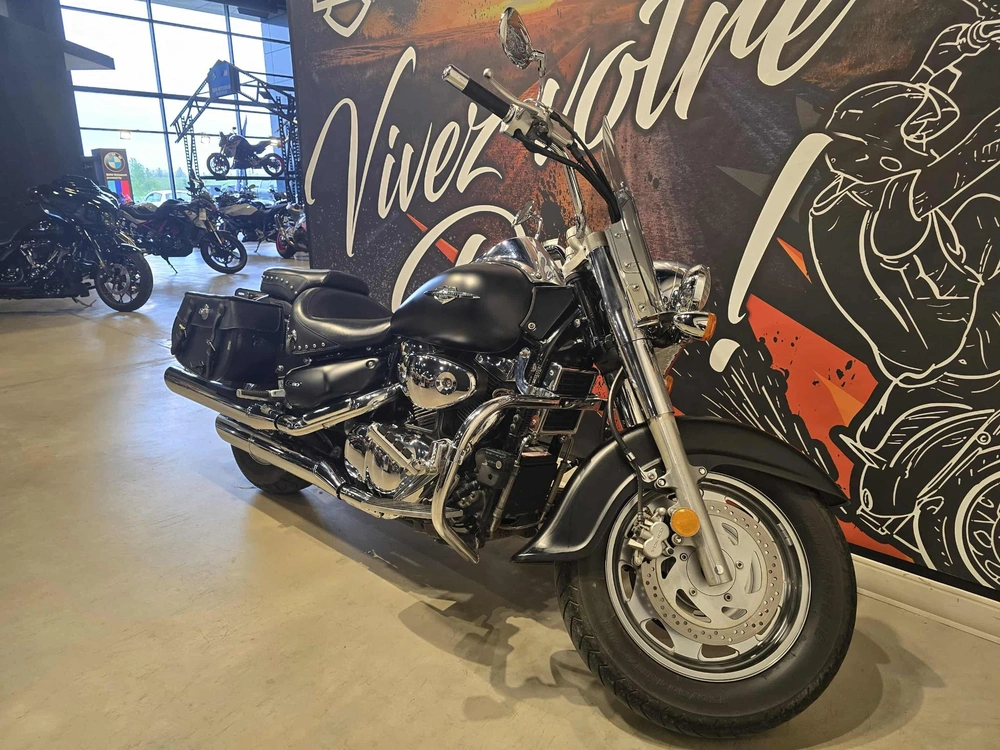 Suzuki Boulevard C90t 2005 alt
