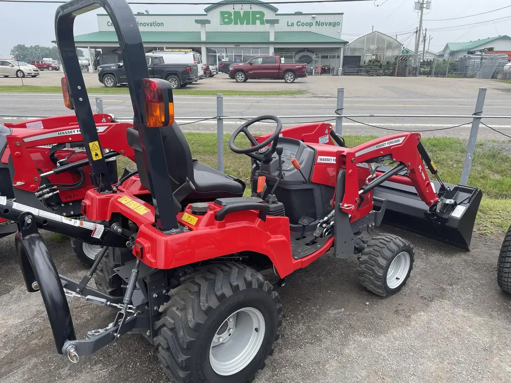 2023 Massey Ferguson GC1723L