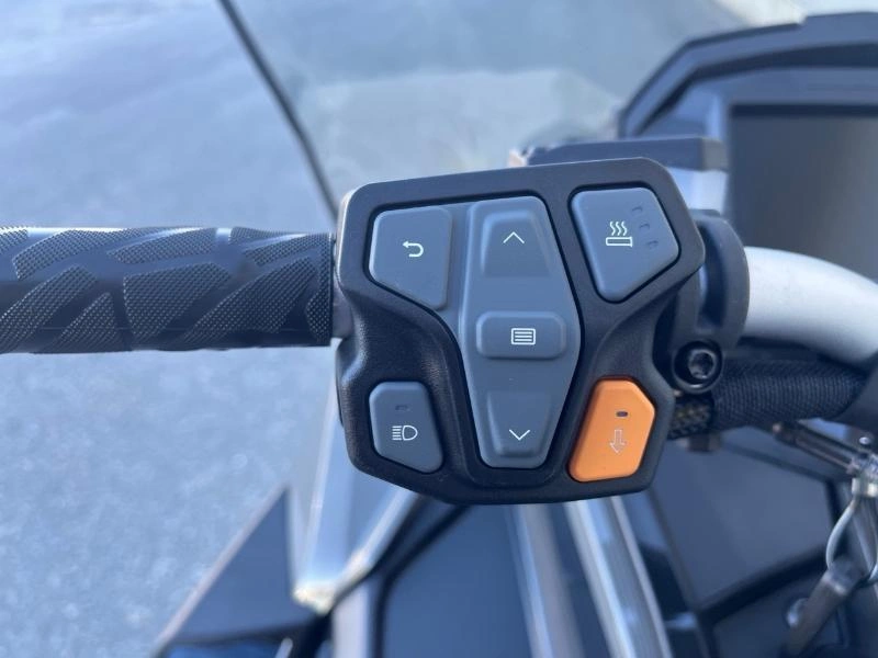 2025 Polaris Prostar S4 Indy Adventure 137 alt
