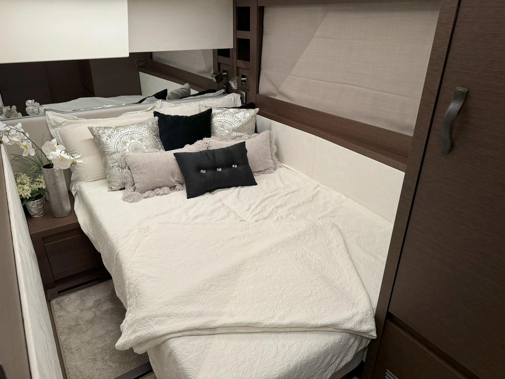 Prestige Yachts 520 Fly 2018 alt