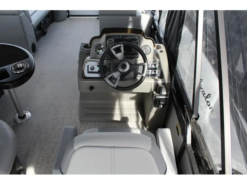 Avalon 2385 Venture 85 RF (Rear Fish) 2025