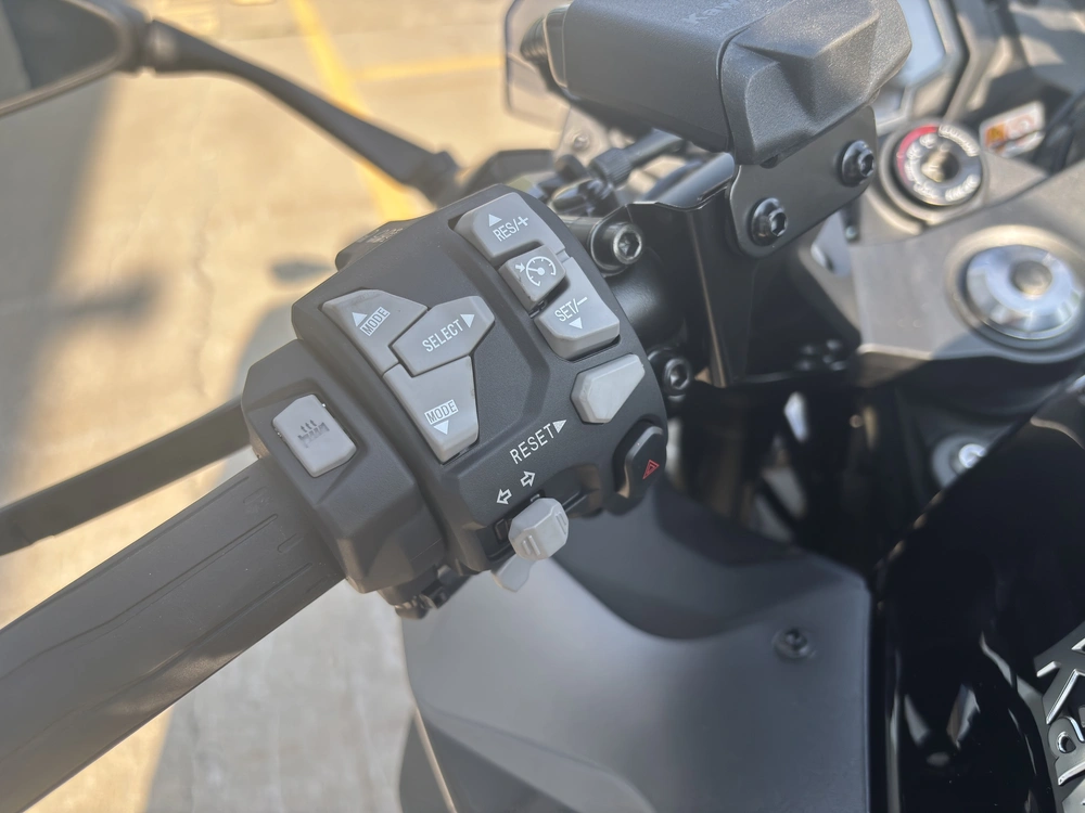 Kawasaki Ninja 1100sx Se 2025 alt