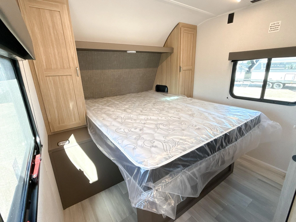 2025 Avenir Avenir A-24rb Travel Trailer alt