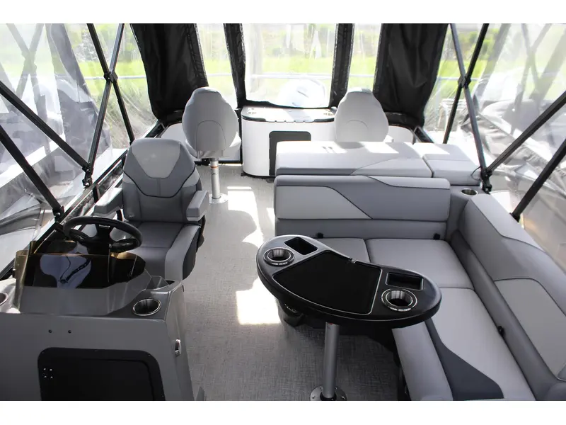 Avalon 2385 Venture 85 RF (Rear Fish) 2025