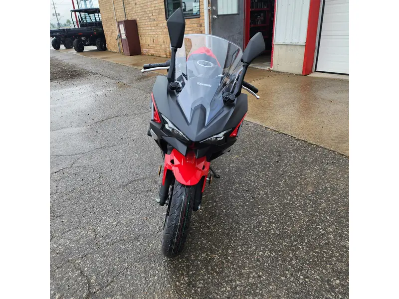 2025 Kawasaki Ninja 500 SE