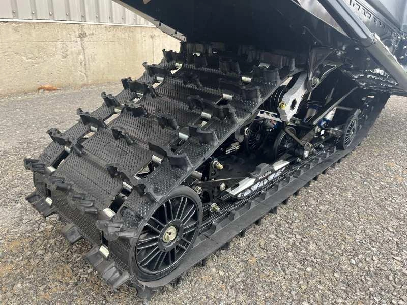 Polaris 850 Indy Vr1 137 2025 alt
