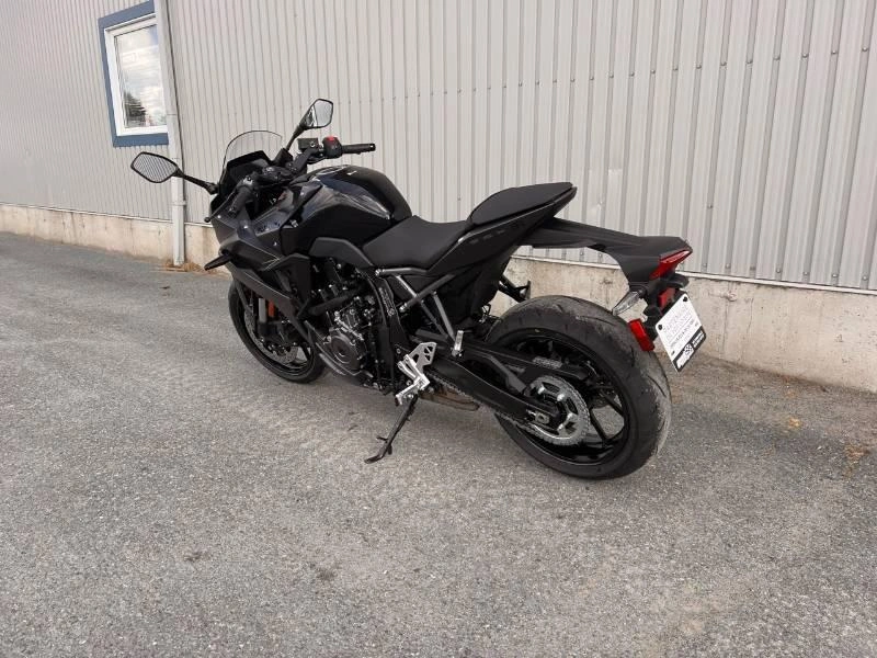 Suzuki Gsx-8r 2025 alt