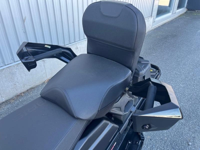 2025 Polaris Prostar S4 Indy Adventure 137 alt