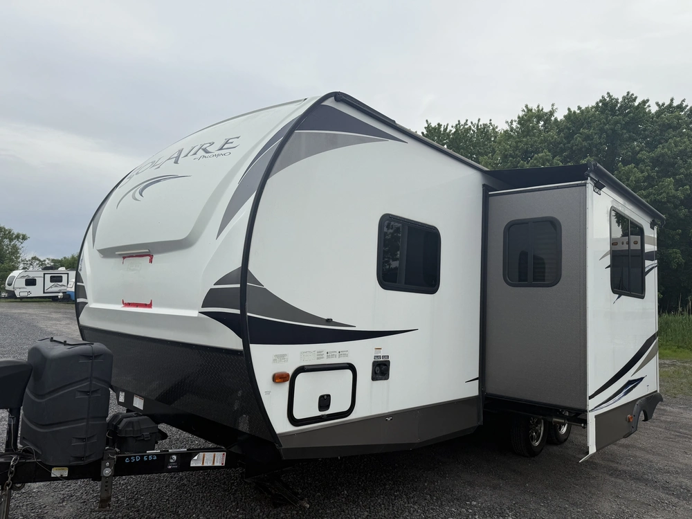 Palomino Solaire 240bhs 2019 alt