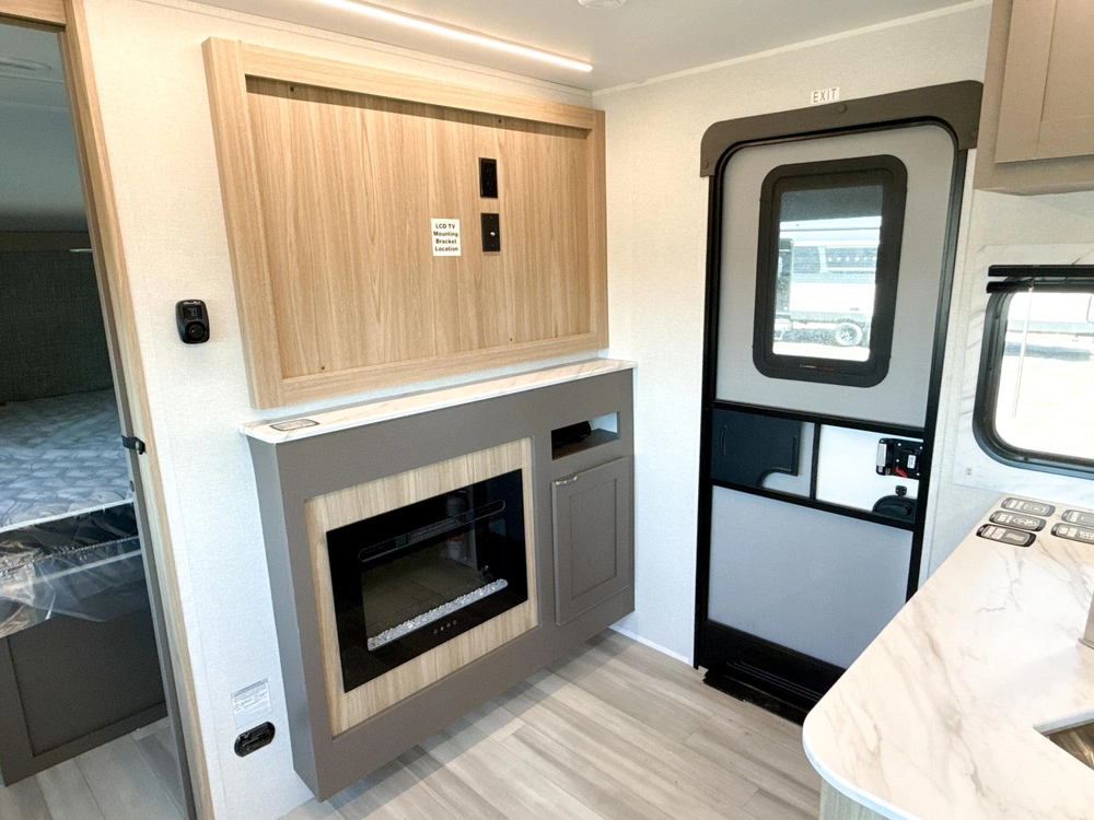 2025 Avenir Avenir A-24rb Travel Trailer alt