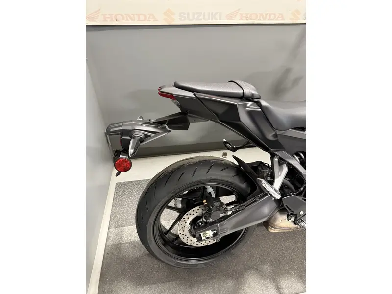 2025 Yamaha MT-09 MT-09 GRIS GLACIAL