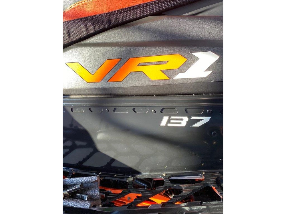 2024 Polaris Boost Indy Vr1 137 Es alt