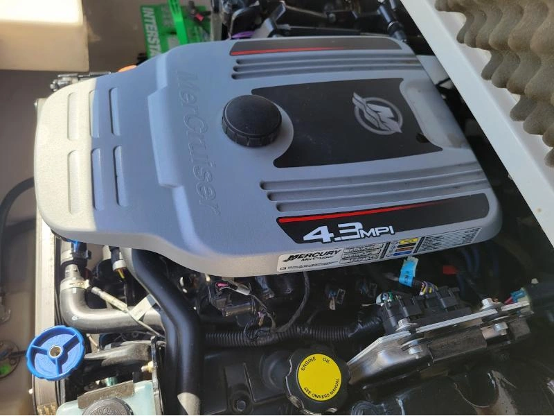 Tahoe Q5i 2012 alt
