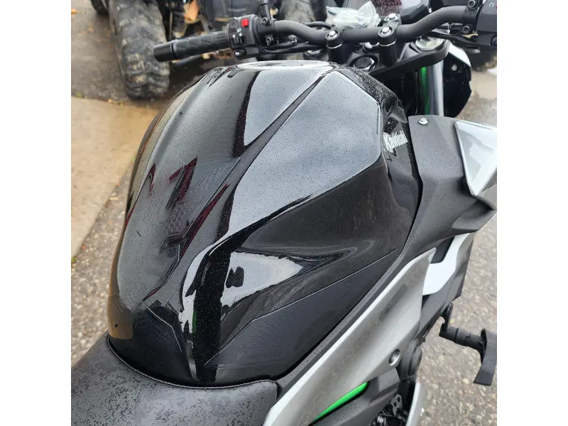 2025 Kawasaki Z500 SE