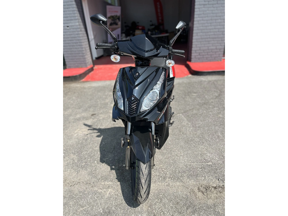 Scootterre Voyageur 2023 alt