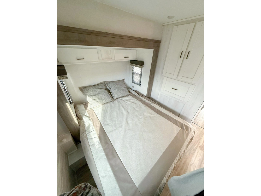 2025 Gulf Stream 6220le Conquest E-350 Super Duty Motorhome alt