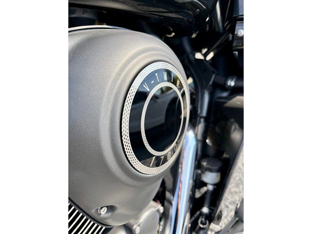 2025 Kawasaki Vulcan 1700 Vaquero alt
