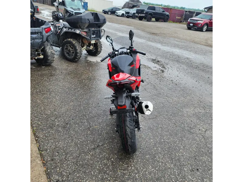 2025 Kawasaki Ninja 500 SE