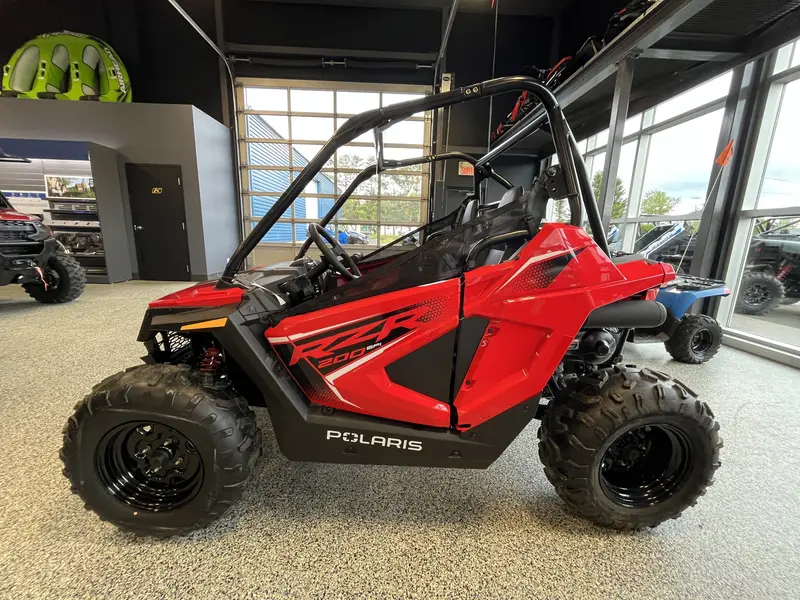2025 Polaris RZR 200 EFI 10 ANS ET PLUS