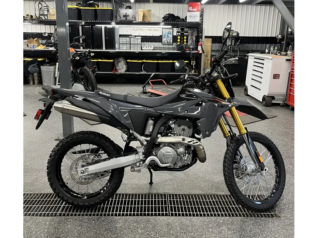 Suzuki DR-Z4S  2025
