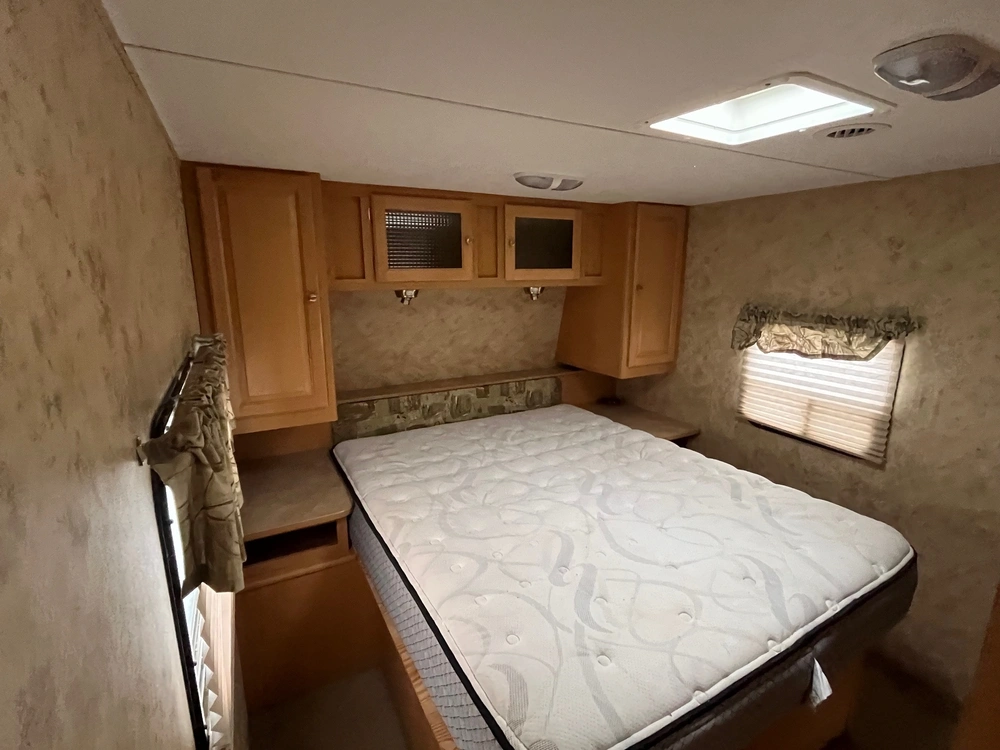 2008 Pilgrim 31fpbhss alt