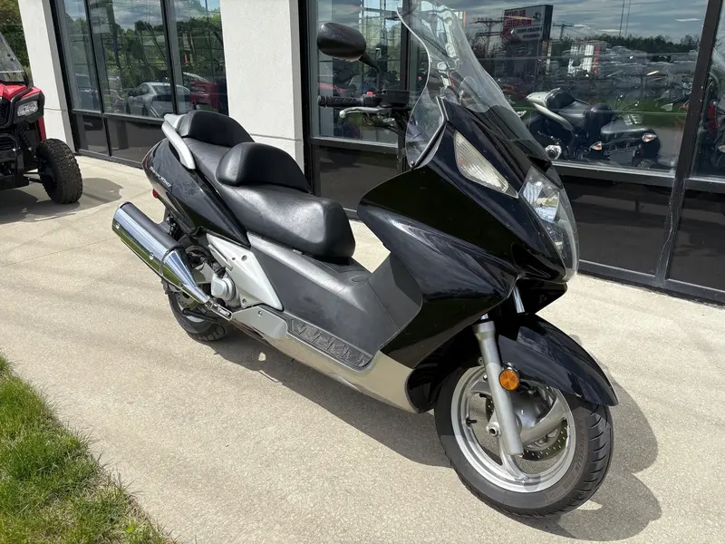 2005 Honda FSC600 SILVERWING ABS 33000 KM thumbnail 2