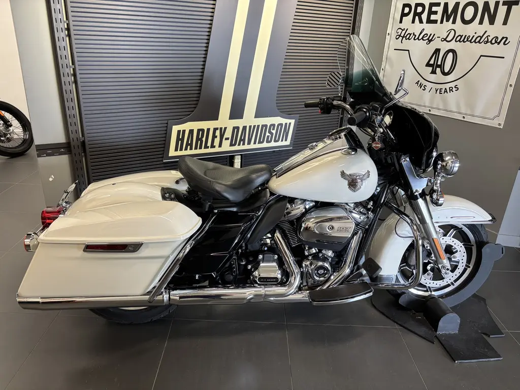 Harley-Davidson FLHP ROAD KING POLICEFLHP 2017