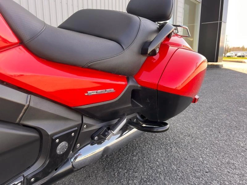 Honda Gold Wing F6b 2014 alt