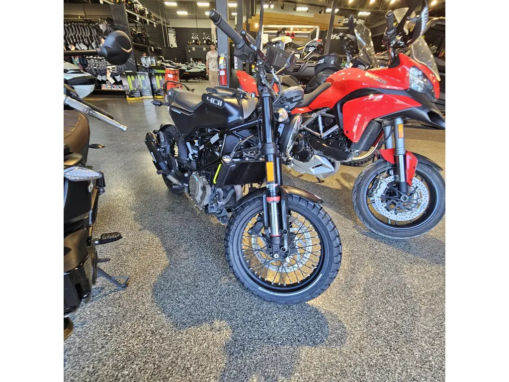 2022 Husqvarna SVARTPILIN 401 ABS