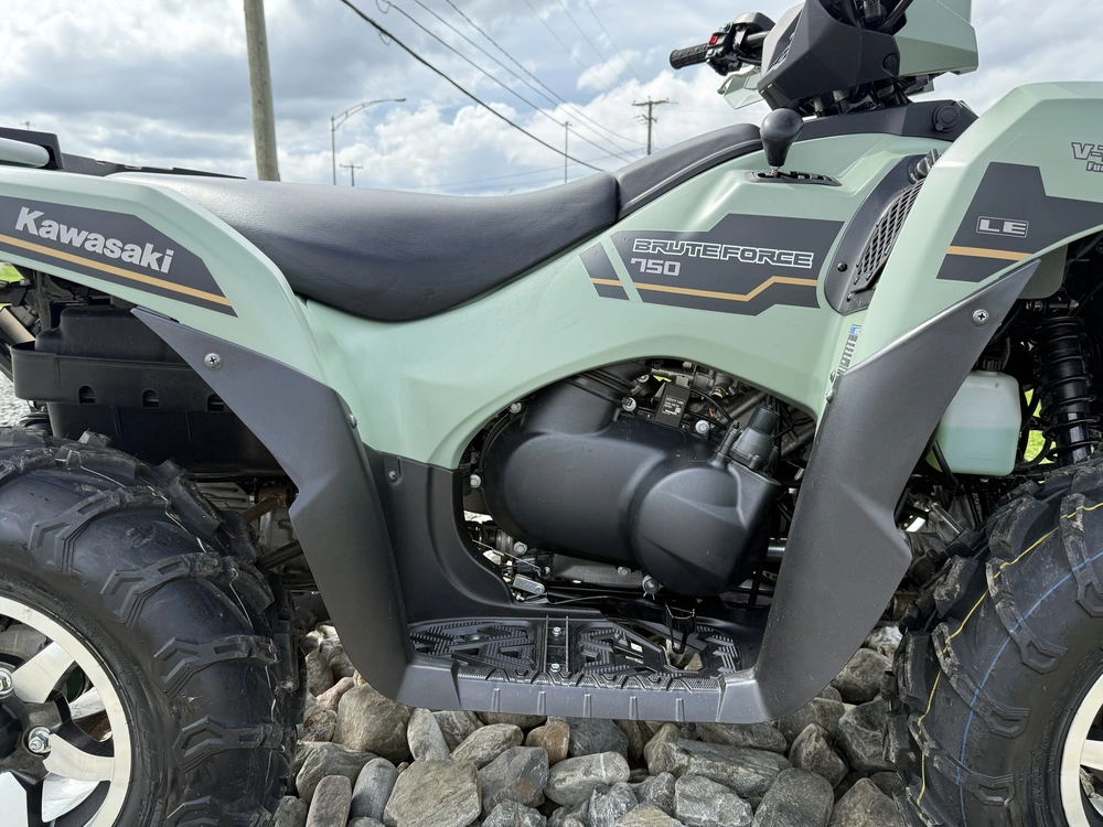 2025 Kawasaki Brute Force Kvf750 Eps Le *0.99%/60 Mois💳 alt