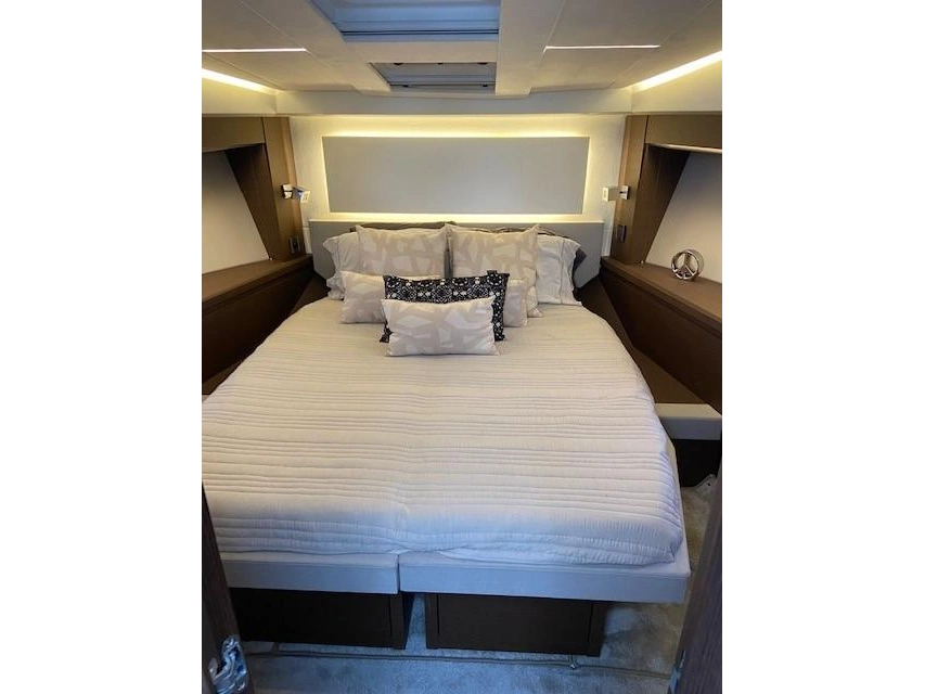 Prestige Yachts 520 Fly 2018 alt