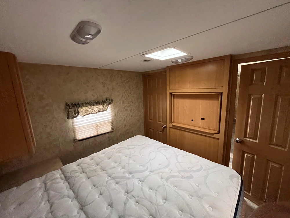 2008 Pilgrim 31fpbhss alt