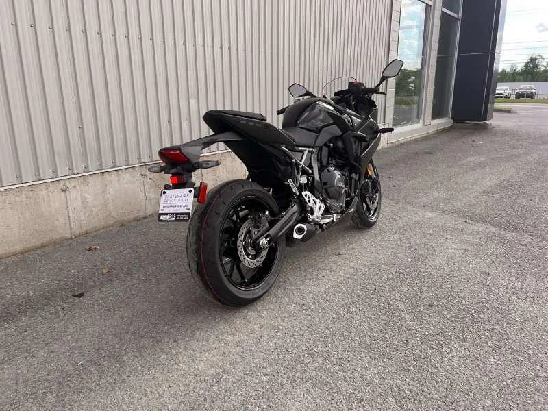 Suzuki Gsx-8r 2025 alt