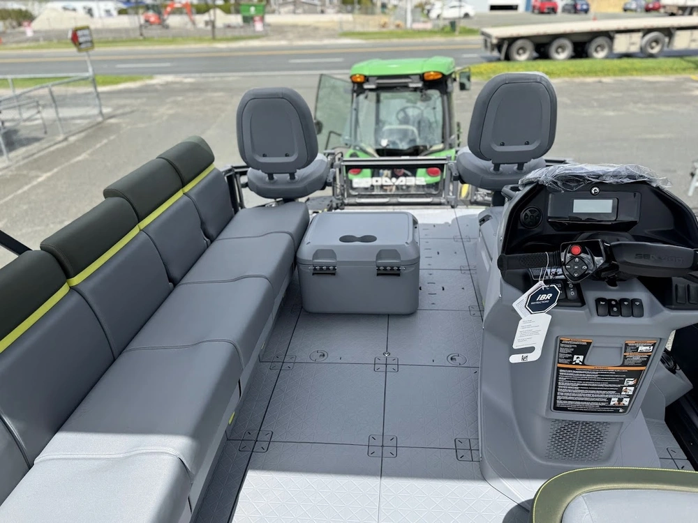 2025 Sea-doo Switch Fish 18' 170 Hp alt