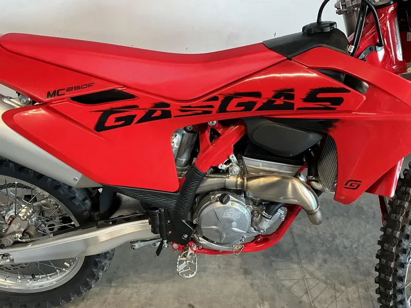 2025 GASGAS MC 250F thumbnail 5