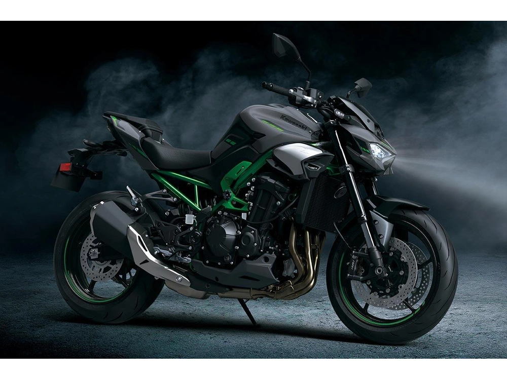 Kawasaki Z900 2025 alt