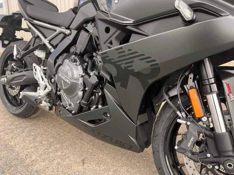 2025 Suzuki GSX-8R
