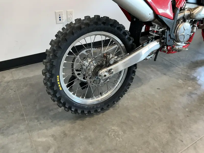 2025 GASGAS MC 250F thumbnail 8